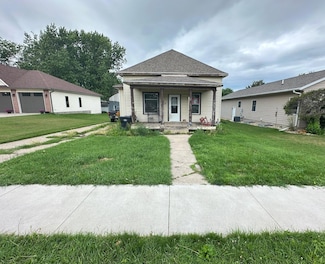 203 S 4th St, Beaver Creek, MN 56116