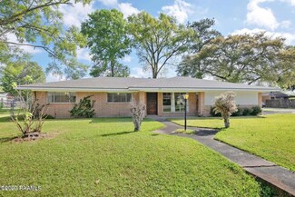 120 Pembroke Ln, Lafayette, LA 70508