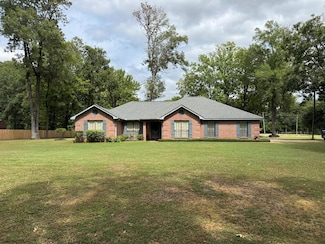 2165 Carol St, Greenville, MS 38703