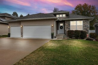 7426 Westfield Dr NE, Cedar Rapids, IA 52402