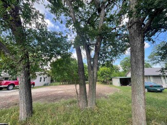 303 N Race St, Lampasas, TX 76550