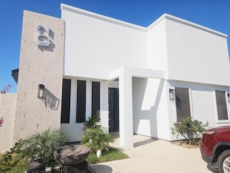 102 Cutleaf Ct, Laredo, TX 78046