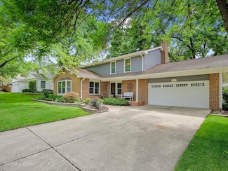 1465 Cantigny Way, Wheaton, IL 60189