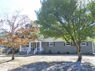 48 Northwood Dr, Wilmington, NC 28405