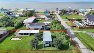140 13th St, Dickinson, TX 77539
