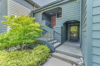 331 Oak Hill Rd Unit B, Lake Barrington, IL 60010