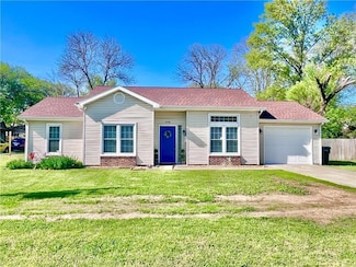 428 W Sycamore St, Nevada, MO 64772