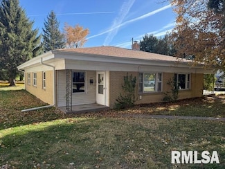 425 27th St, Bettendorf, IA 52722