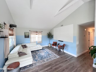 805 Hamilton St, New Smyrna Beach, FL 32168