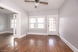 951 Royal Rd, Cleveland, OH 44110