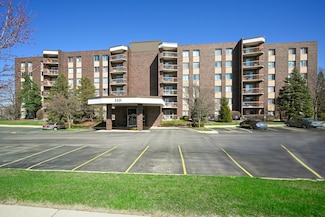 2201 S Grace St Unit 609, Lombard, IL 60148