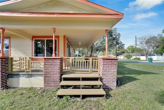 5431 18th St, Zephyrhills, FL 33542