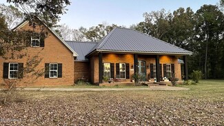 326 Winstead Rd, Forest, MS 39074