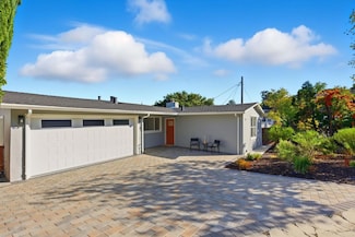 141 Hillcrest Rd, San Carlos, CA 94070