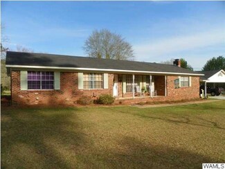 80 Pine St, Carrollton, AL 35447