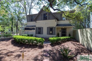 109 E 37th St, Savannah, GA 31401