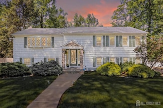 17 Tamarack Rd, Edison, NJ 08820