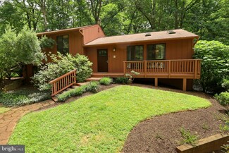 2607 Soapstone Dr, Reston, VA 20191