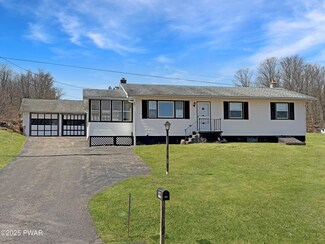 117 Elk Lake Dr, Waymart, PA 18472