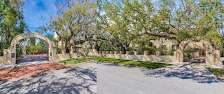 5020 S Shore Crest Cir, Tampa, FL 33609