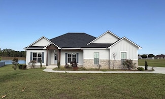 58 Willow Creek Dr, Tifton, GA 31793