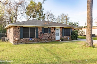 516 Caudron Ln, New Iberia, LA 70560