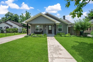 1450 Elliott St, Houston, TX 77023