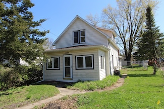 1024 4th St, Howard Lake, MN 55349