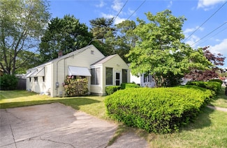 25 Community Rd, Warwick, RI 02889