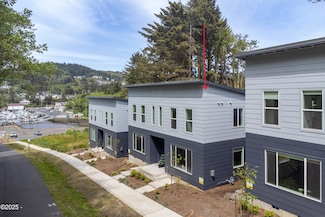 450 SE Shell Ave Unit 3, Depoe Bay, OR 97341