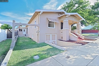 818 W 4th St, Antioch, CA 94509