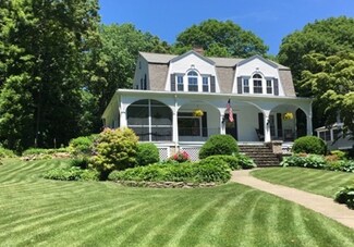 102 Adin St, Hopedale, MA 01747