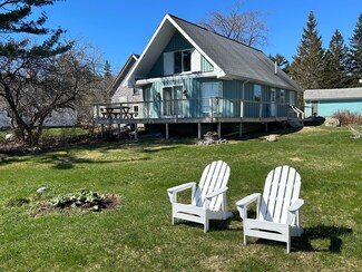 108 Main St, Gouldsboro, ME 04607