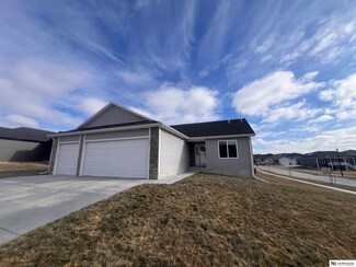 1700 NW 54th St, Lincoln, NE 68528