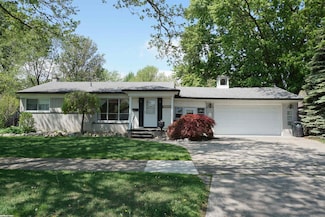 29807 Champine St, Saint Clair Shores, MI 48082