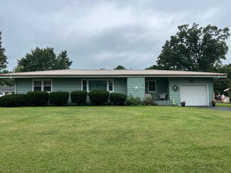 908 E 9th St, Mountain Grove, MO 65711