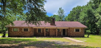 440 Oak Island Estates Rd, Jesup, GA 31545