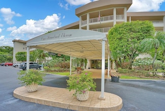 535 Oaks Dr Unit 504, Pompano Beach, FL 33069