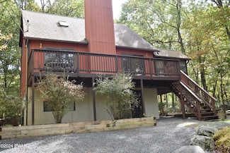 104 Comstock Dr, Lords Valley, PA 18428