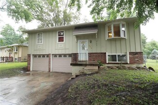 324 Allen St, Buckner, MO 64016