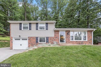 556 Forest Rd, Wayne, PA 19087