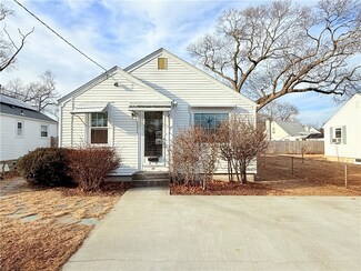 35 Community Rd, Warwick, RI 02889