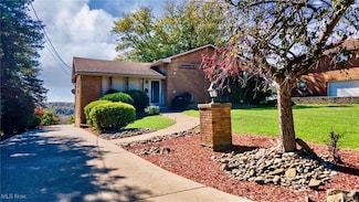 1006 Eastview Dr, Weirton, WV 26062