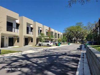 4117 N Oak Place, Davie, FL 33314