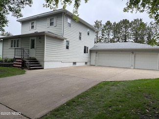 935 9th Ave NE, Watertown, SD 57201