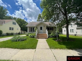 901 901 2nd St NW, Waseca, MN 56093