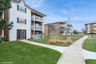 261 Gregory St Unit 7, Aurora, IL 60504