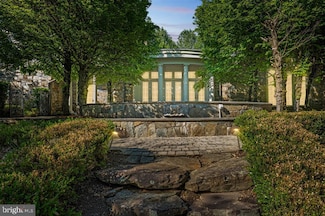 9324 Georgetown Pike, Great Falls, VA 22066