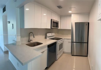8405 NW 8th St Unit 409, Miami, FL 33126