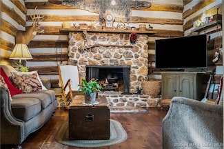 129 Vaughan Rd, Eldon, MO 65026